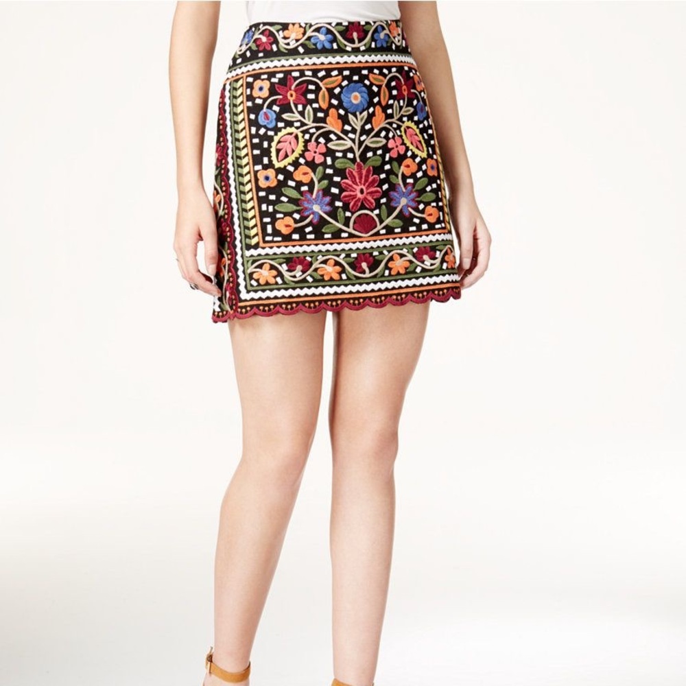 COPY - NWT Fairchild Embroidered floral skirt xl